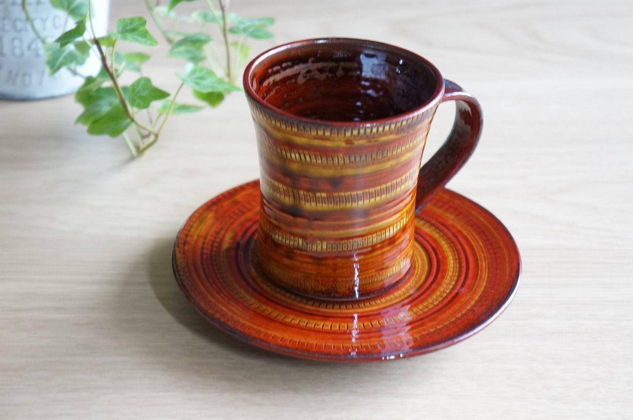 マルワ窯　コーヒーカップ&ソーサー　紅彩　A　  [3-356]