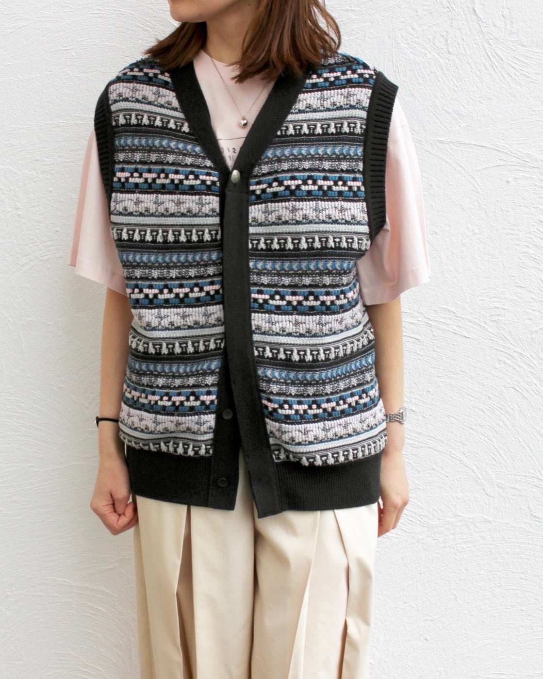 Nikki ESSENTIAL PIECES | Coffee Restaurant & Boutique mari