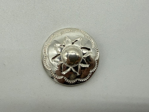 ほぼ新品　SVコンチョ小4.14g