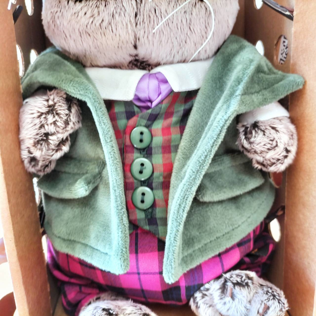 ブディーバーサ 22cm \"ベストを着て花束を持つバーシク\" BBB063】22cm ブランド ブディーバーサ(Budi Basa) 猫の