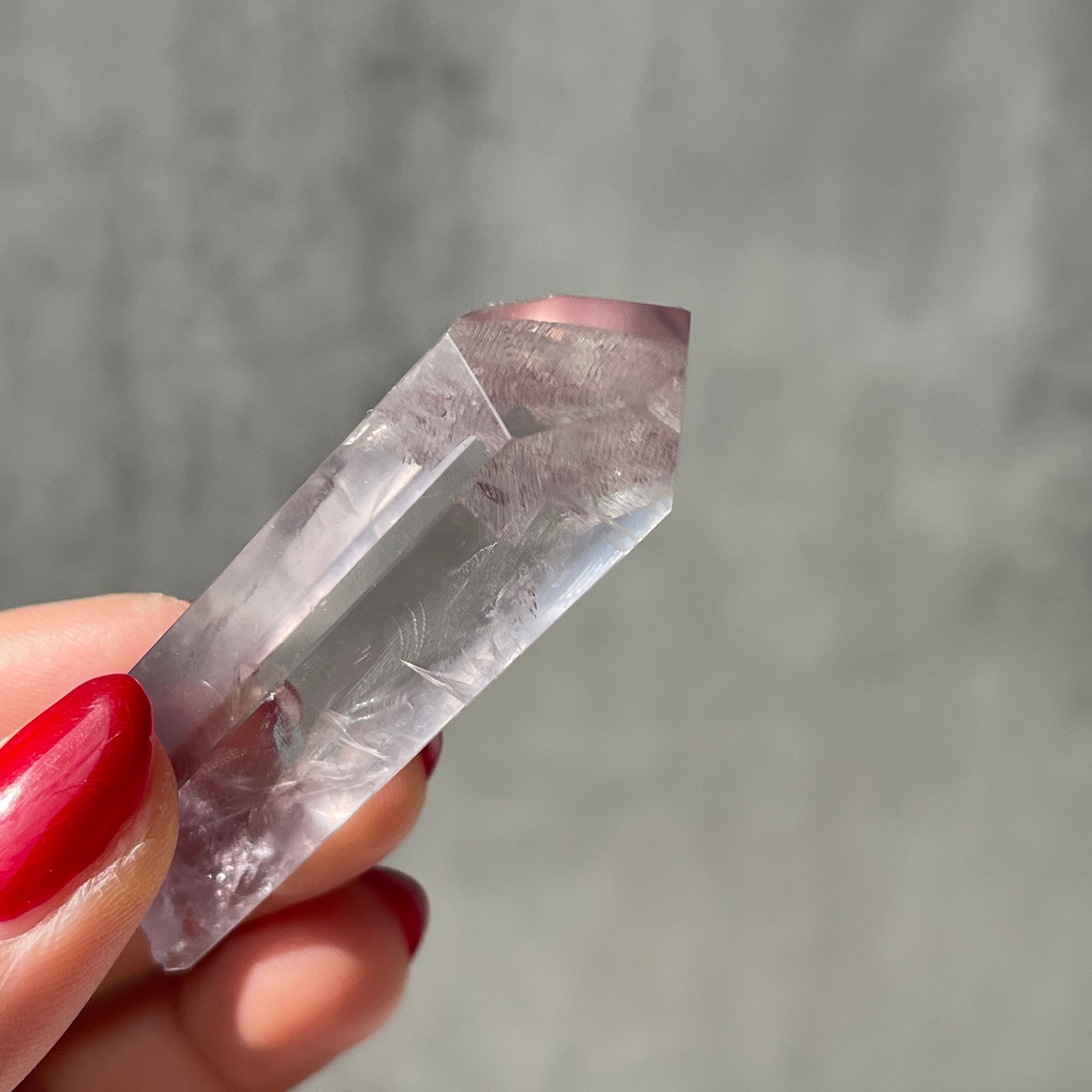 ナイジェリア・チュチュクリフ産 アメジスト】tutu cliff ③ 鉱物