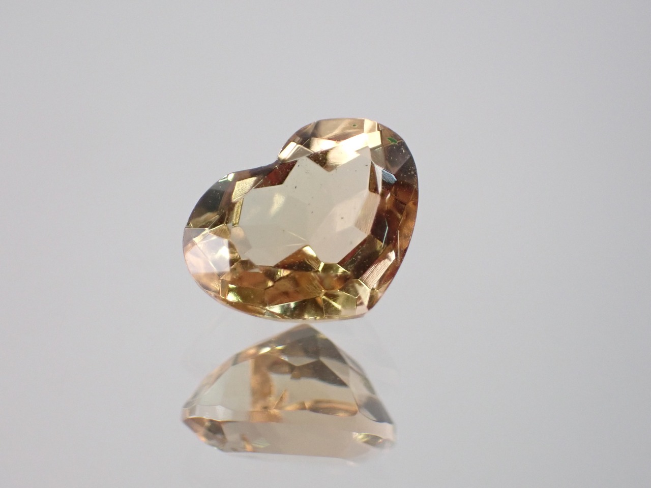 シトリン（ハートカット）　2.1ct　[C13‐609]