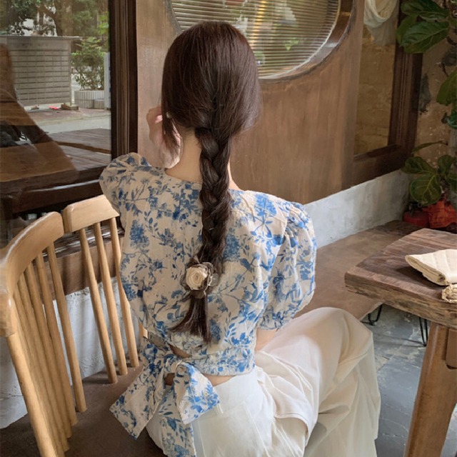 トップス Tシャツ Vネック 花柄 パフスリーブ クロップドシャツ