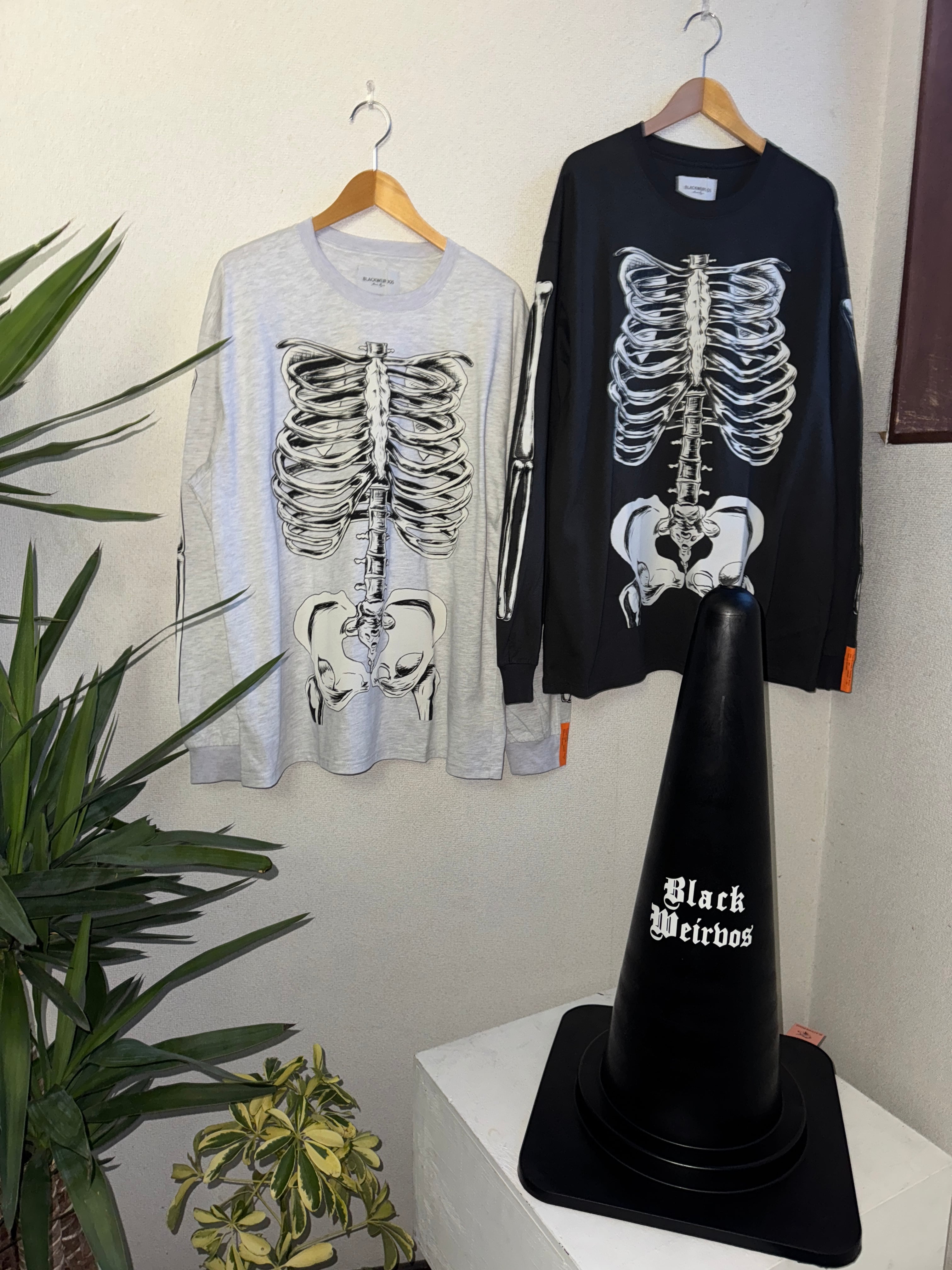 Black Weirdos | Donnie Bones L/S Tee | Heather Gray | HOWDAY