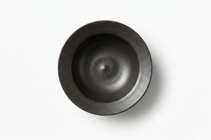 李朝かぶと鉢 デルフト黒(大)／アリタポーセリンラボ