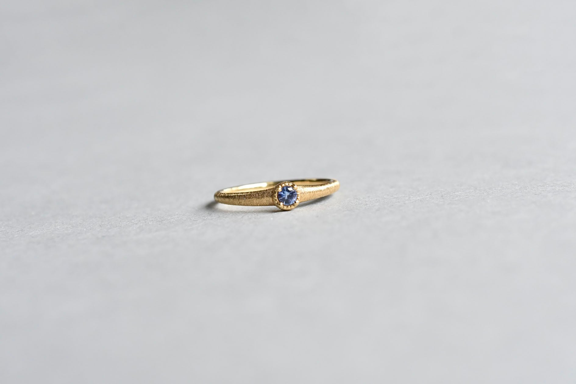 ベニトアイトピンキーリング 0.05ct / K18YG | Merak jewelry shop