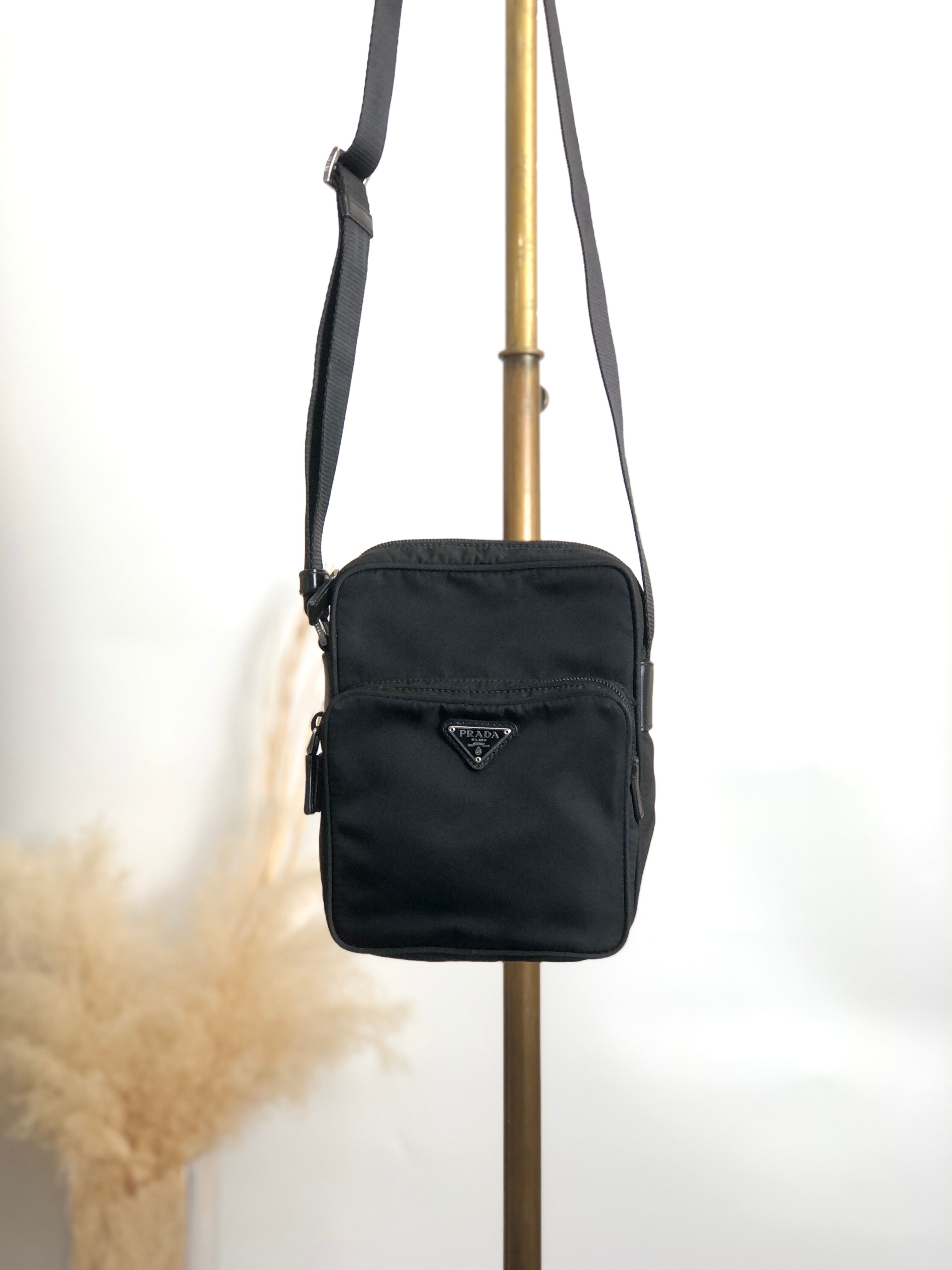 PRADA プラダ ショルダーバッグ ブラック トライアングルロゴ ナイロン 