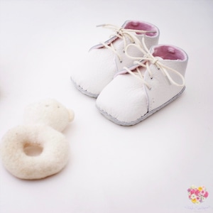 《First Baby Shoes》Model : MOLLIE ファーストシューズ手作りキット Baby pink