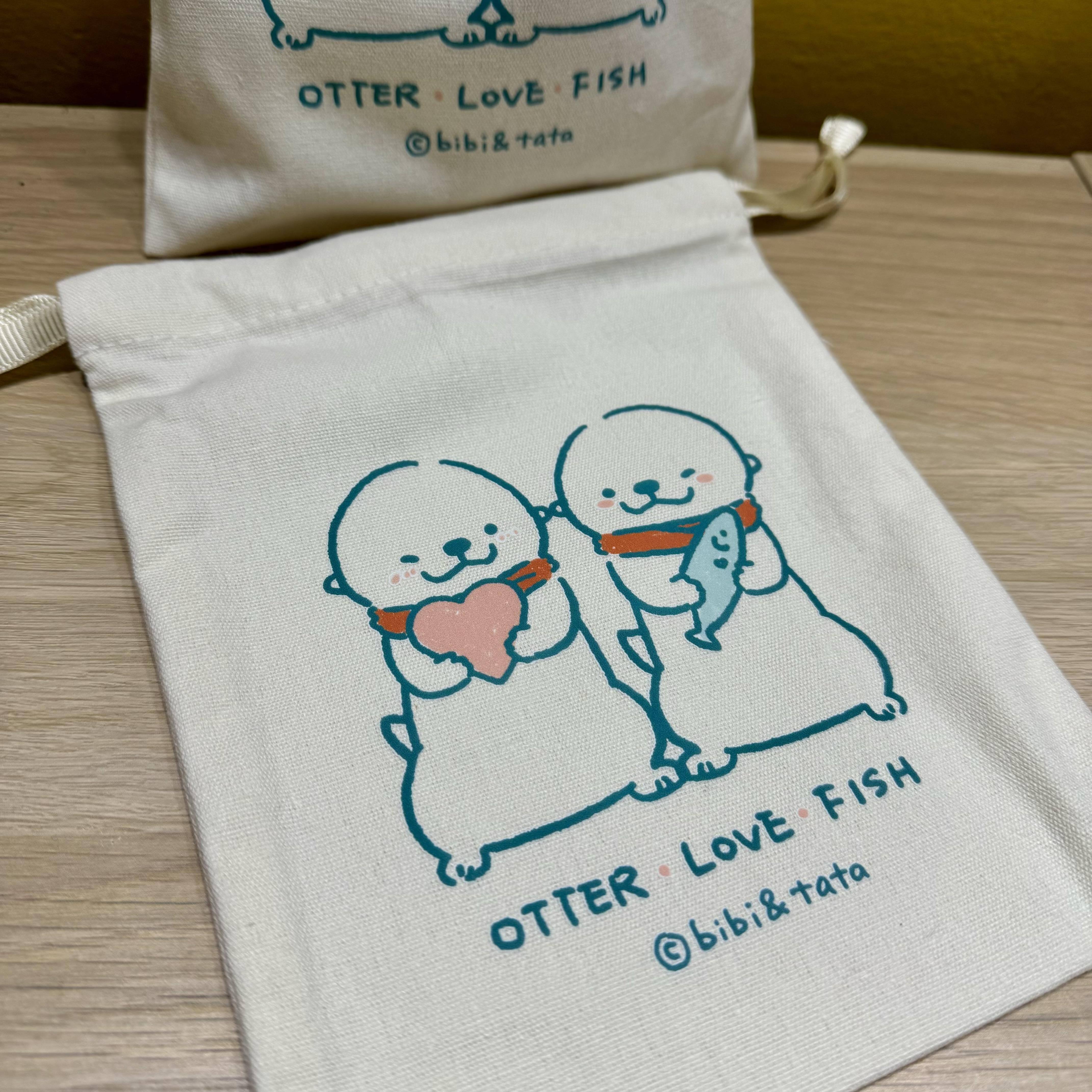 OTTER LOVE FISHカワウソと魚巾着袋