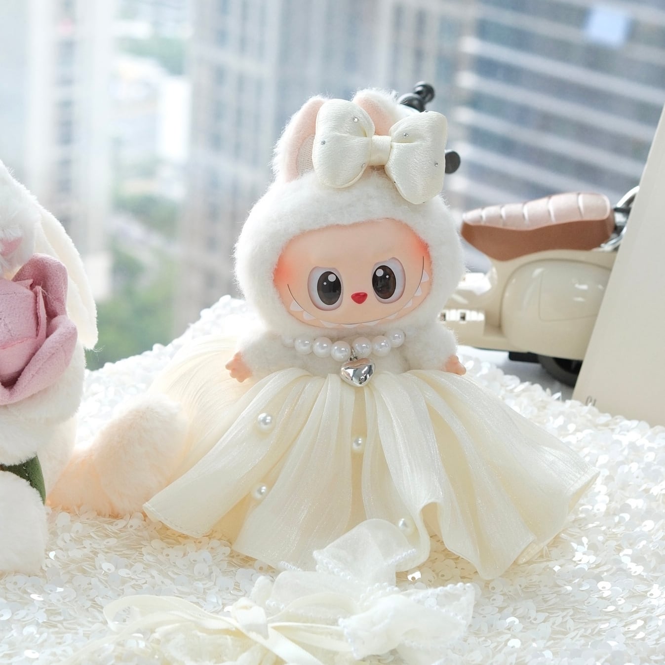 上品で優雅な天使の装い!labubu ラブブ ブルーフェアリーコーデ 光沢シフォンドレス×パールアクセ×リボン×シューズ 17cmサイズ