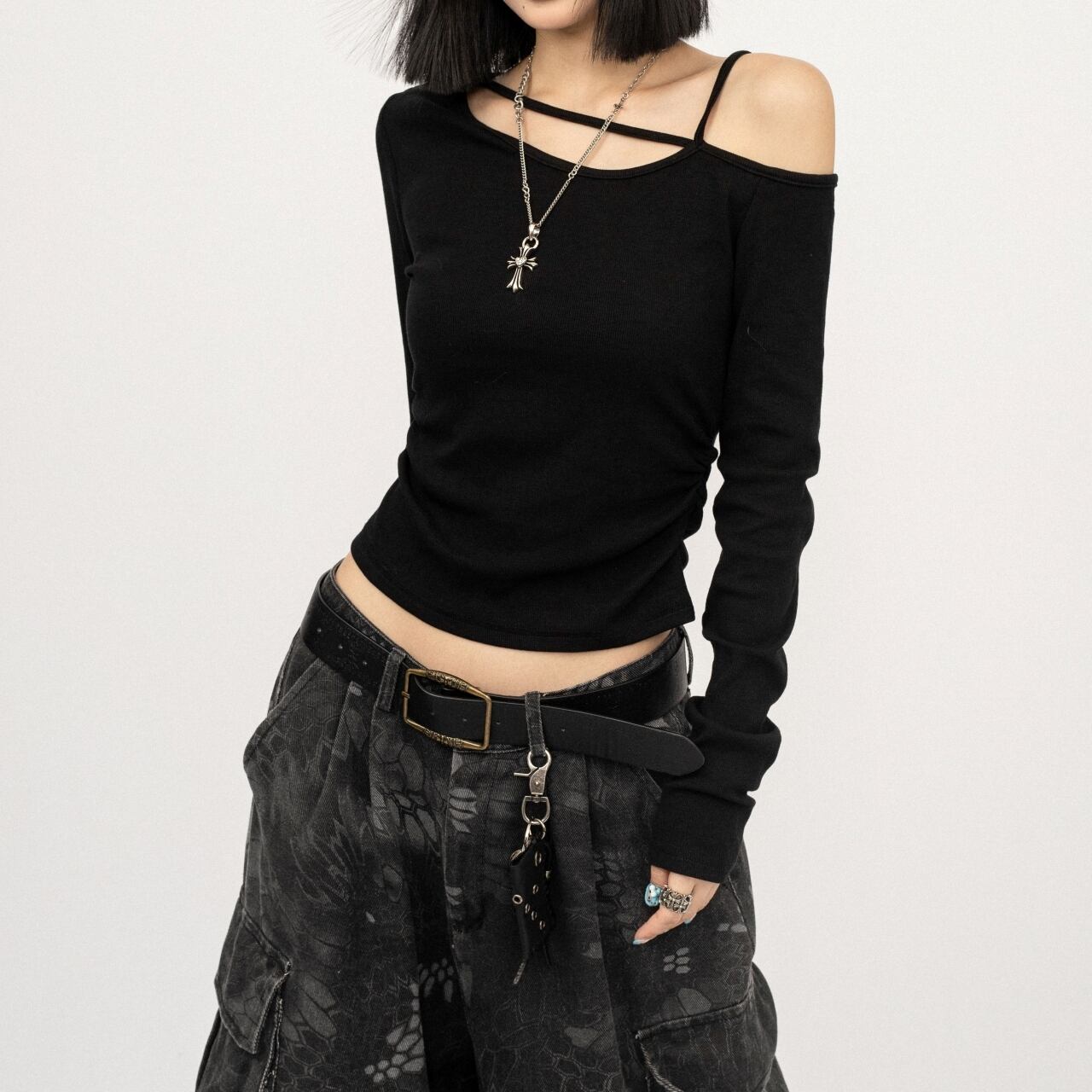 Asymmetric slim fit tops E7114