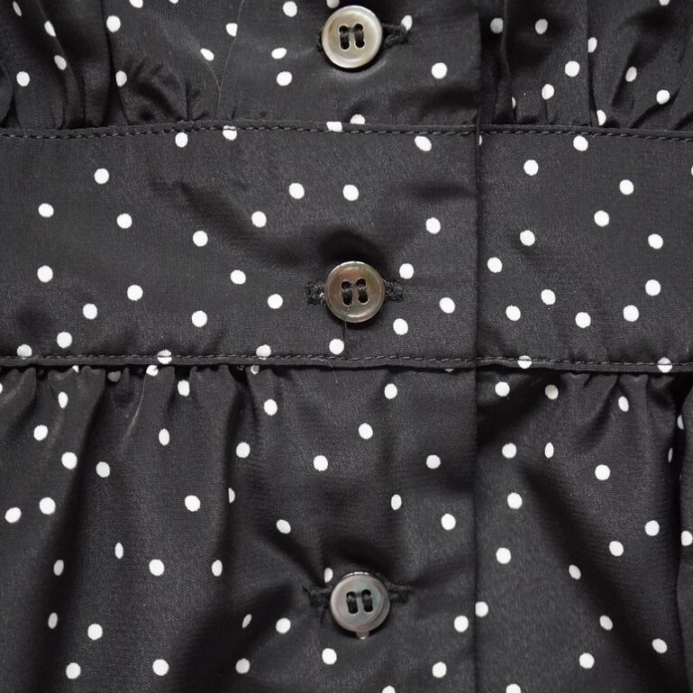 Porter des boutons │ ランダムドットブラウス | robin ASO