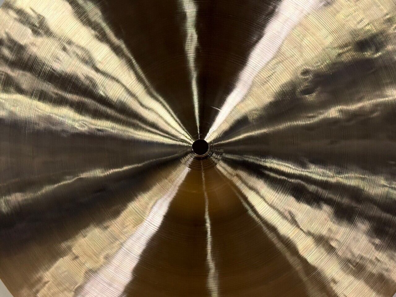 Ellis Cymbal 16