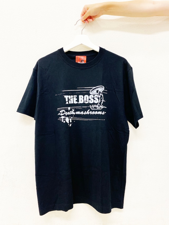 〈ドロヘドロ〉煙“THE BOSS” Tシャツ（BLACK）