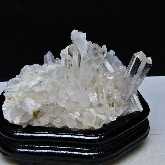 水晶 クラスター マダガスカル産 台座付属 水晶 原石 一点物 182-9418