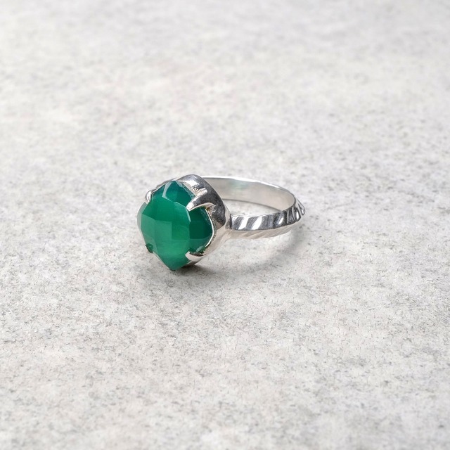 SINGLE STONE NON-ADJUSTABLE RING 082