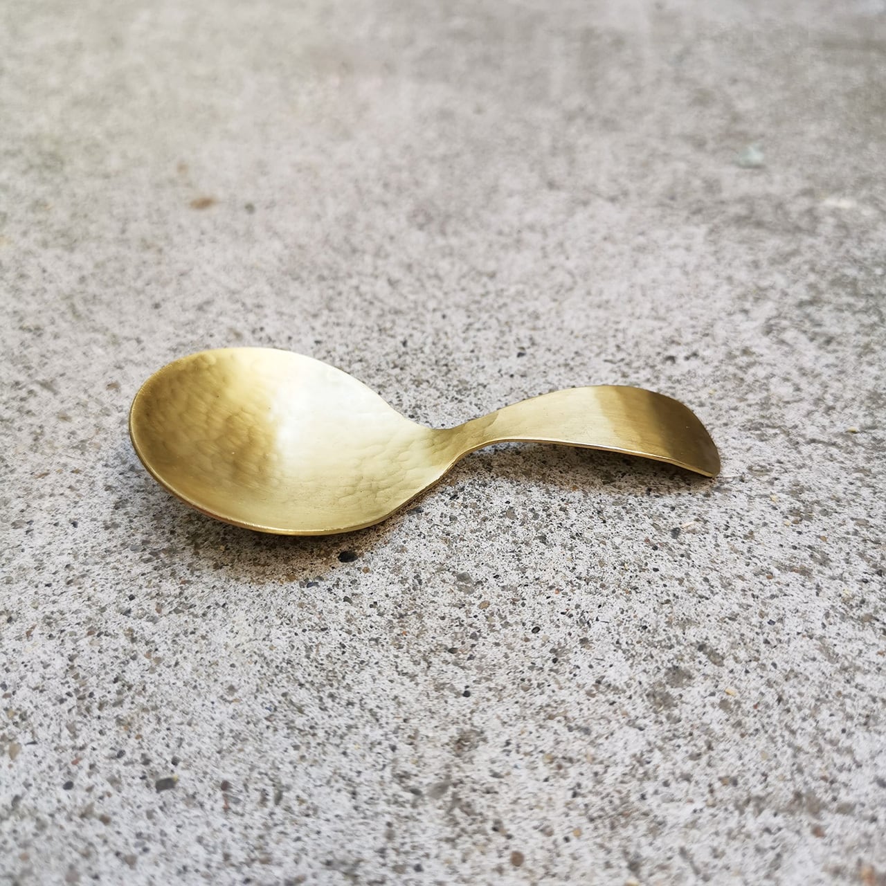 保堂 真鍮製 茶さじ 槌目肌 | 山田屋の家庭用品