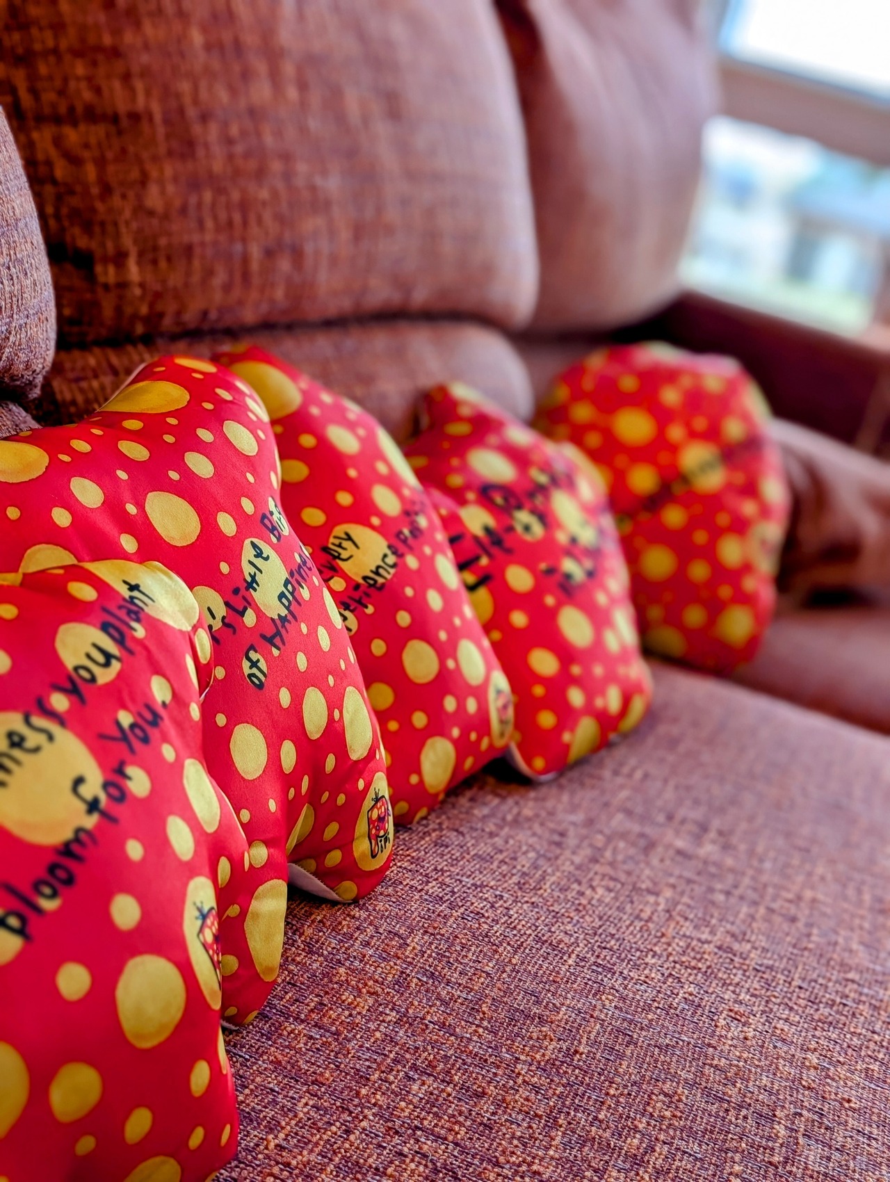 pipiクッション HUGLOTとりちゃん