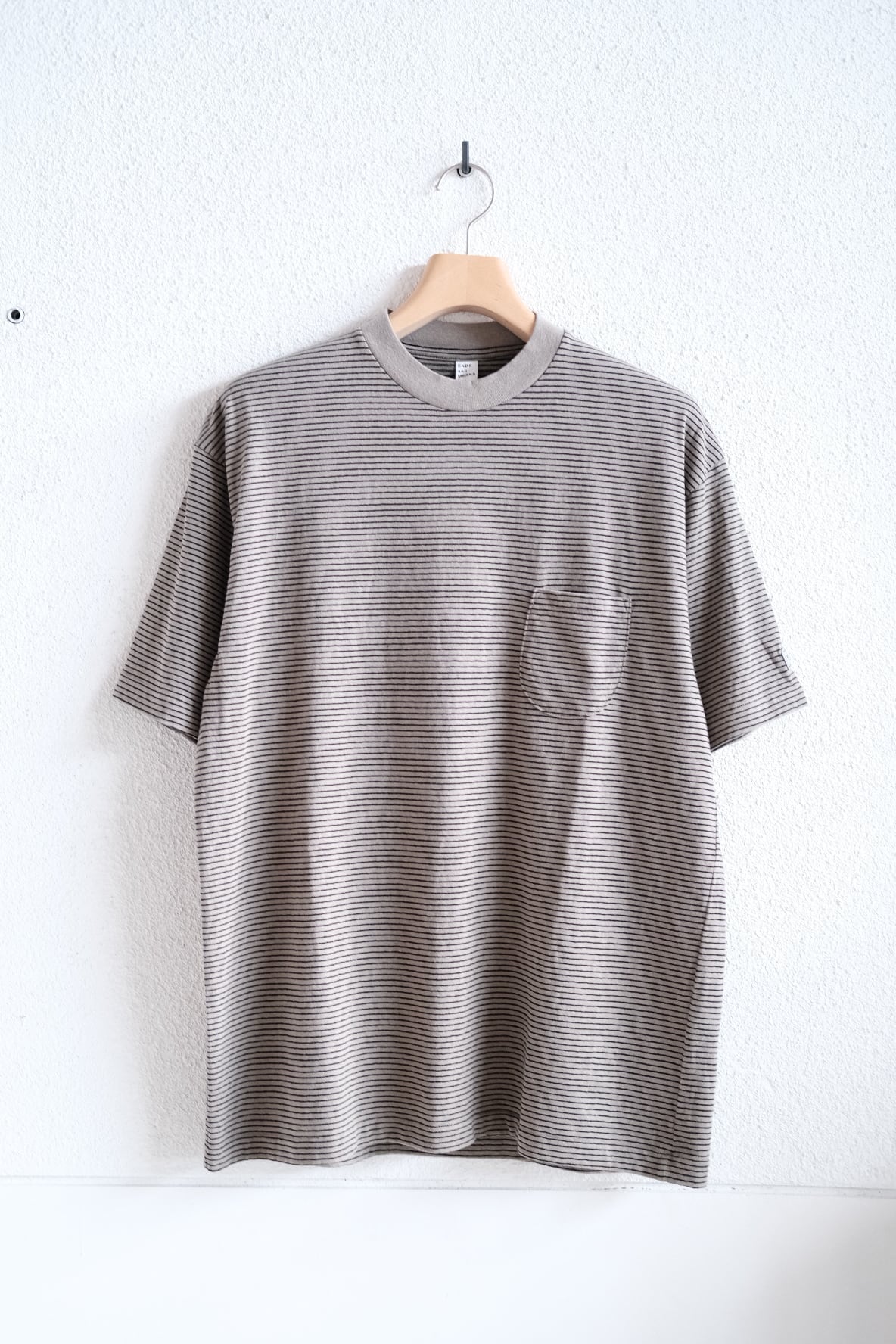 ENDS and MEANS＜エンズアンドミーンズ＞Striped pocket tee | Inhigh