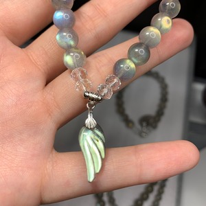 no4 ラブラドライト×羽 デザインブレスレット