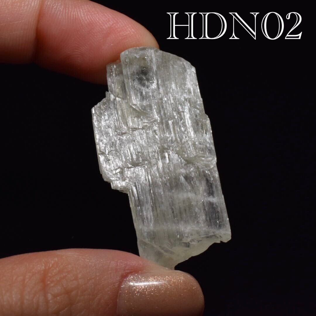 希少石　ヒデナイト（グリーンクンツァイト）原石　１個売り　ブラジル産　HDN02 | EBIA Crystal powered by BASE
