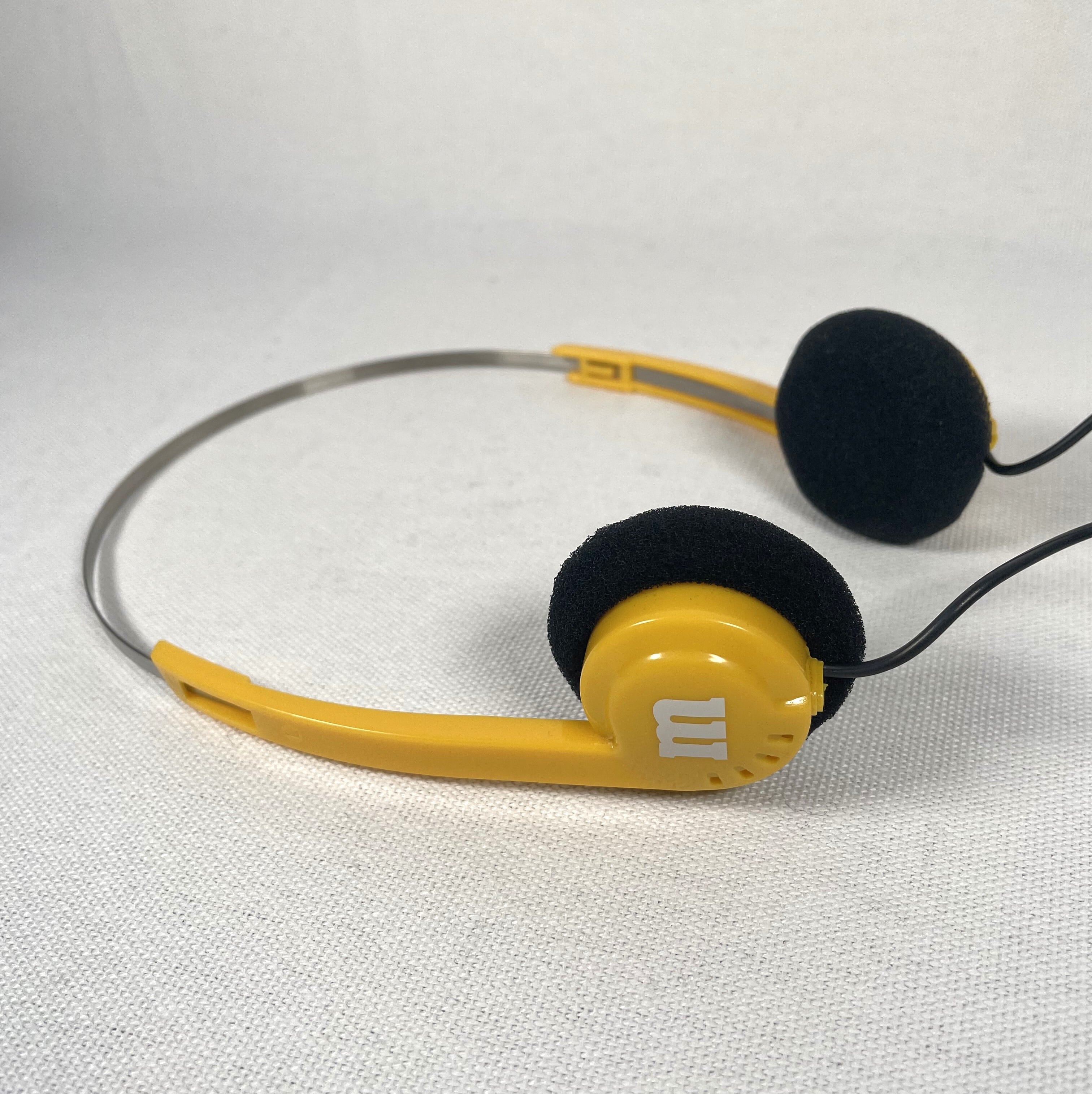 M&M Radio with Headphones | YUH ANTIQUE