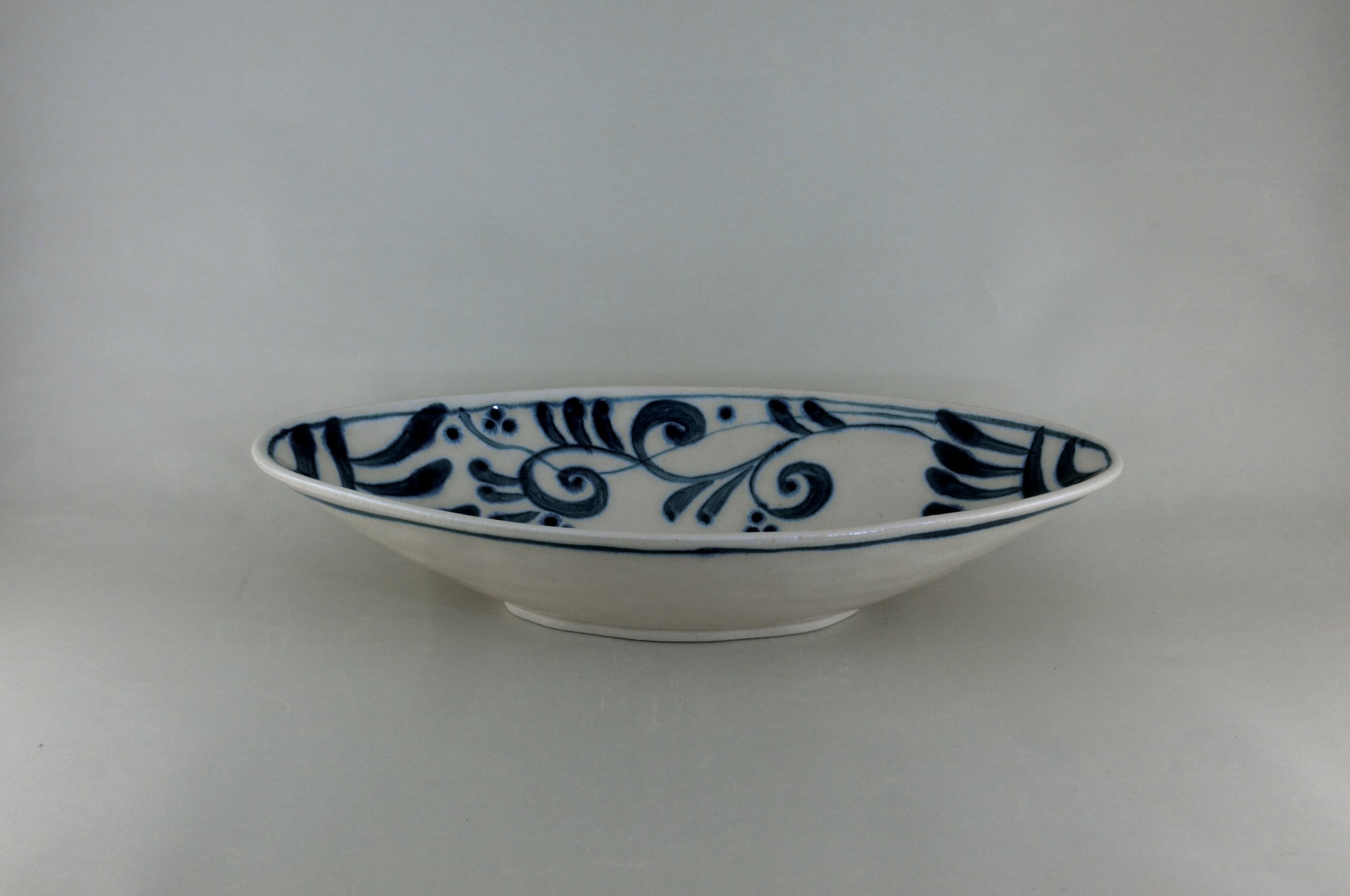 つる唐草舟形鉢（宗山窯）