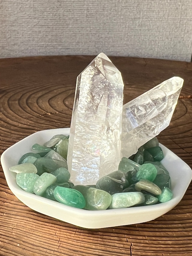 【ツインの惑星】バタフライ・ツイン+アベンチュリンさざれ石20g+白六角皿