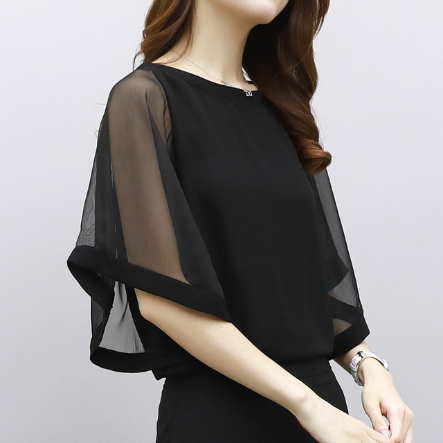 トップス レディース 送料無料 ブラウス シフォン袖 シースルー 半袖 フレア袖 とろみ感 通勤 OL オフィス フォーマル パーティー お呼ばれ 結婚式 おしゃれ 韓国 きれいめ セクシー エレガント 女っぽ ブラック ホワイト モノトーン  透け感 シンプルS M L XL XXL XXXLインスタ小顔見せ 着瘦せ５分袖 ヘビロテ 着回し コーディネート ラウンドネック かわいい きれい お洒落 10代 20代 30代 40代 フレアスリーブ 大人かわいい  華やか エアリー ベーシック