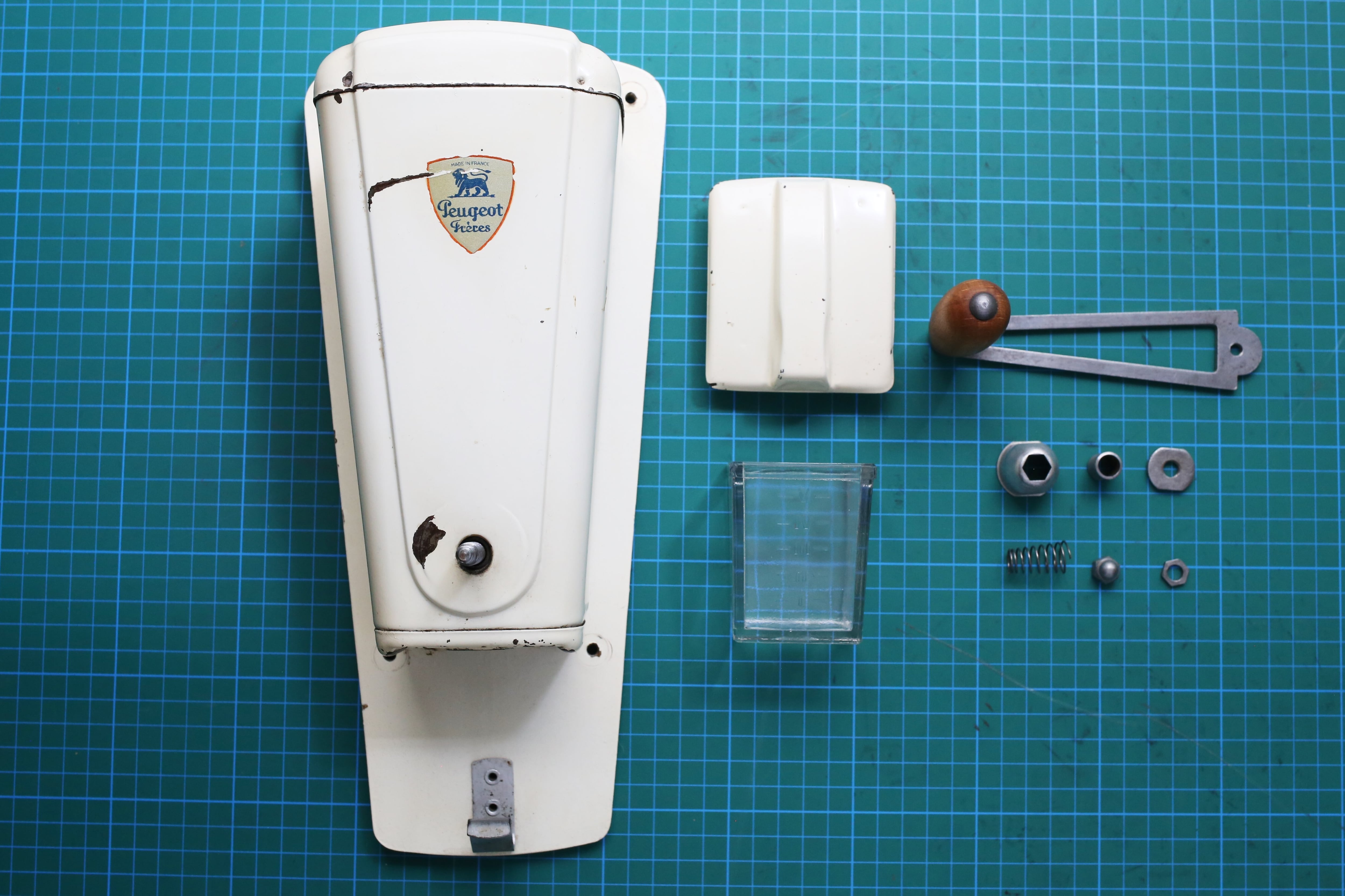 フランス アンティーク ヴィンテージ Peugeot プジョー 壁掛け