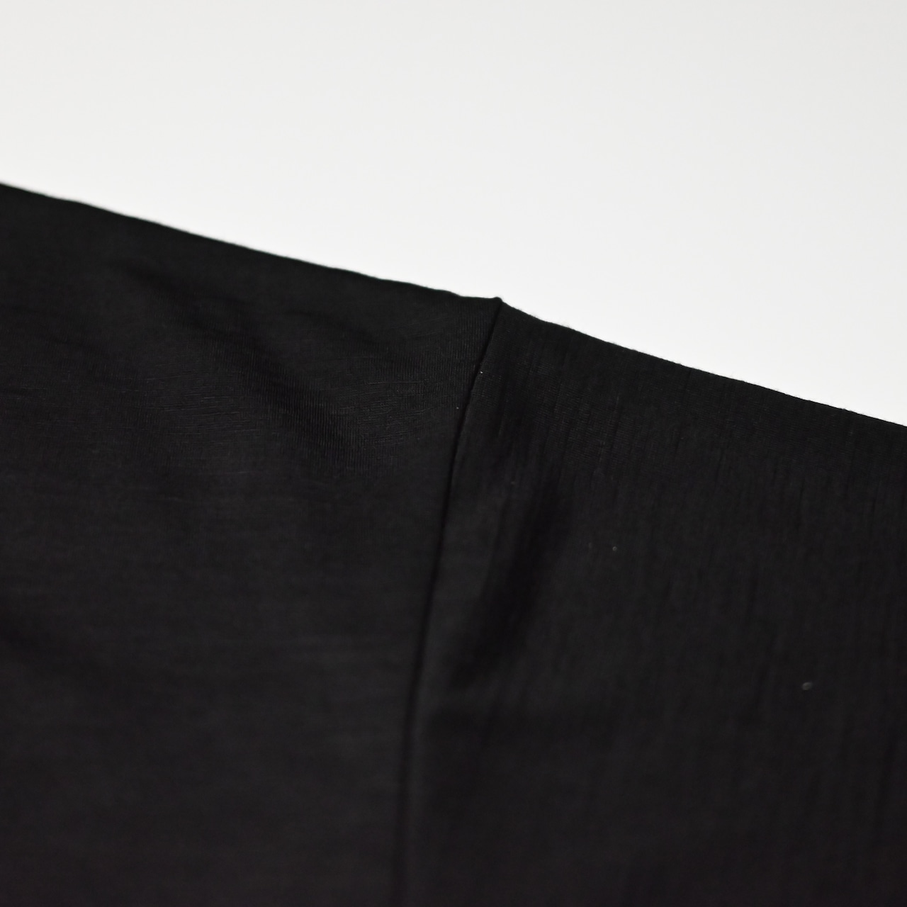 INTERIM / EXTRA FINE MERINO WOOL JERSEY S/S TEE
