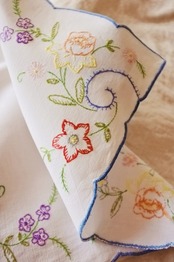 フランス 39c リネン マカロン的春の花々とテーブルセンター ヴィンテージ