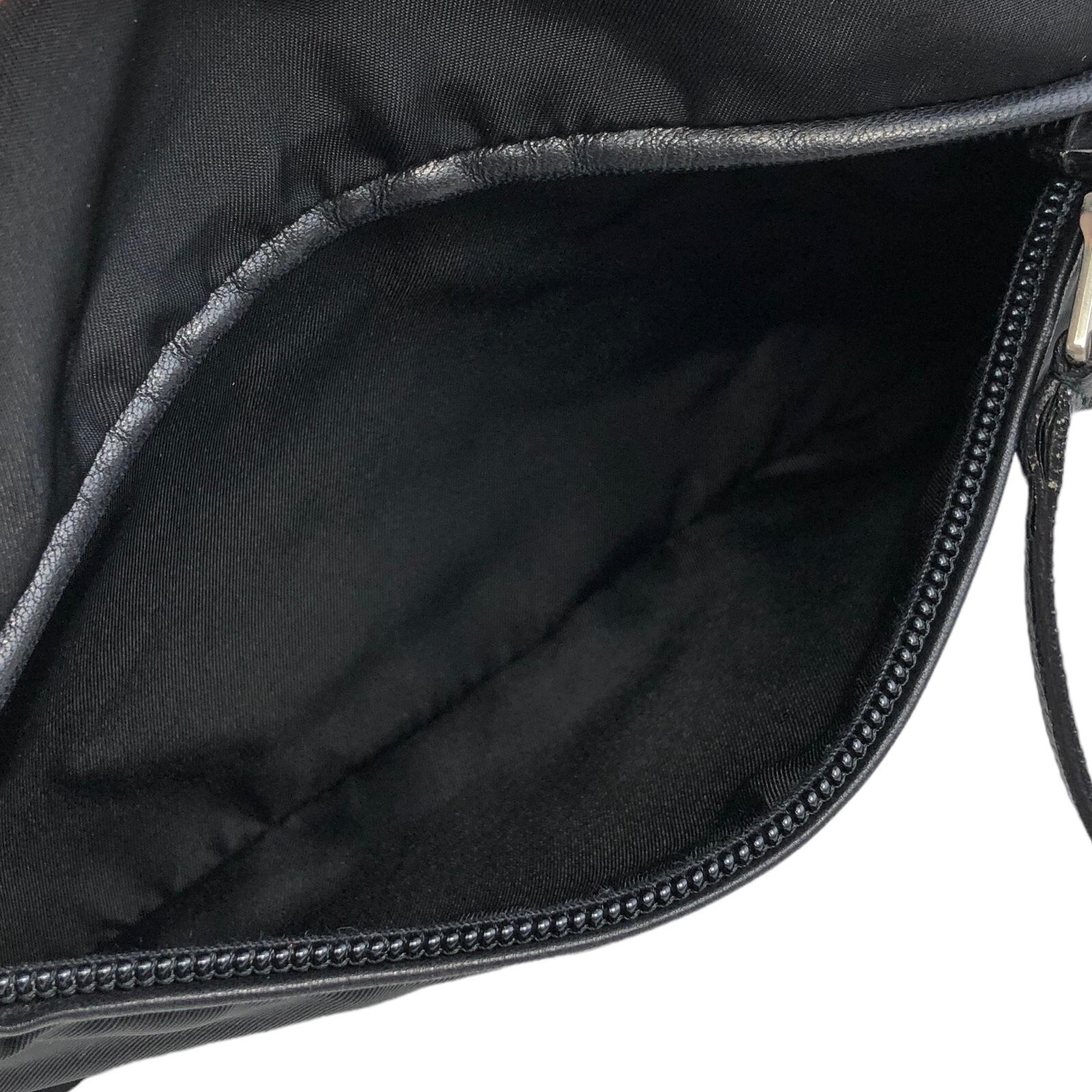 PRADA プラダ トライアングルロゴ ナイロン ショルダーバッグ ブラック