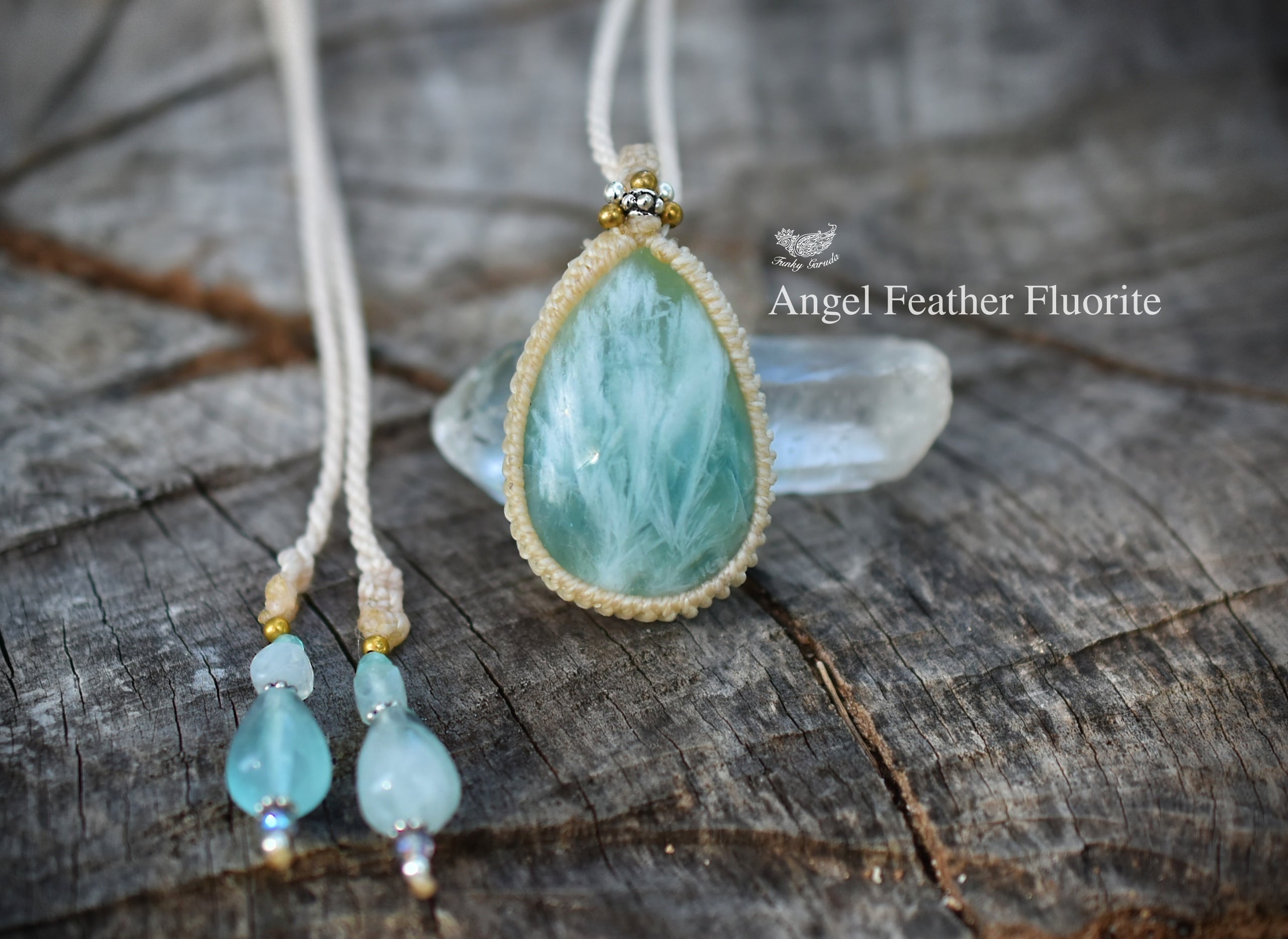 空の翼★羽根★エンジェルフェザーフローライト マクラメネックレス1145