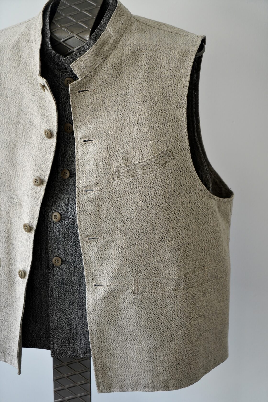 TAIGA TAKAHASHI / LOT.107 STAND COLLAR VEST | Pay ID