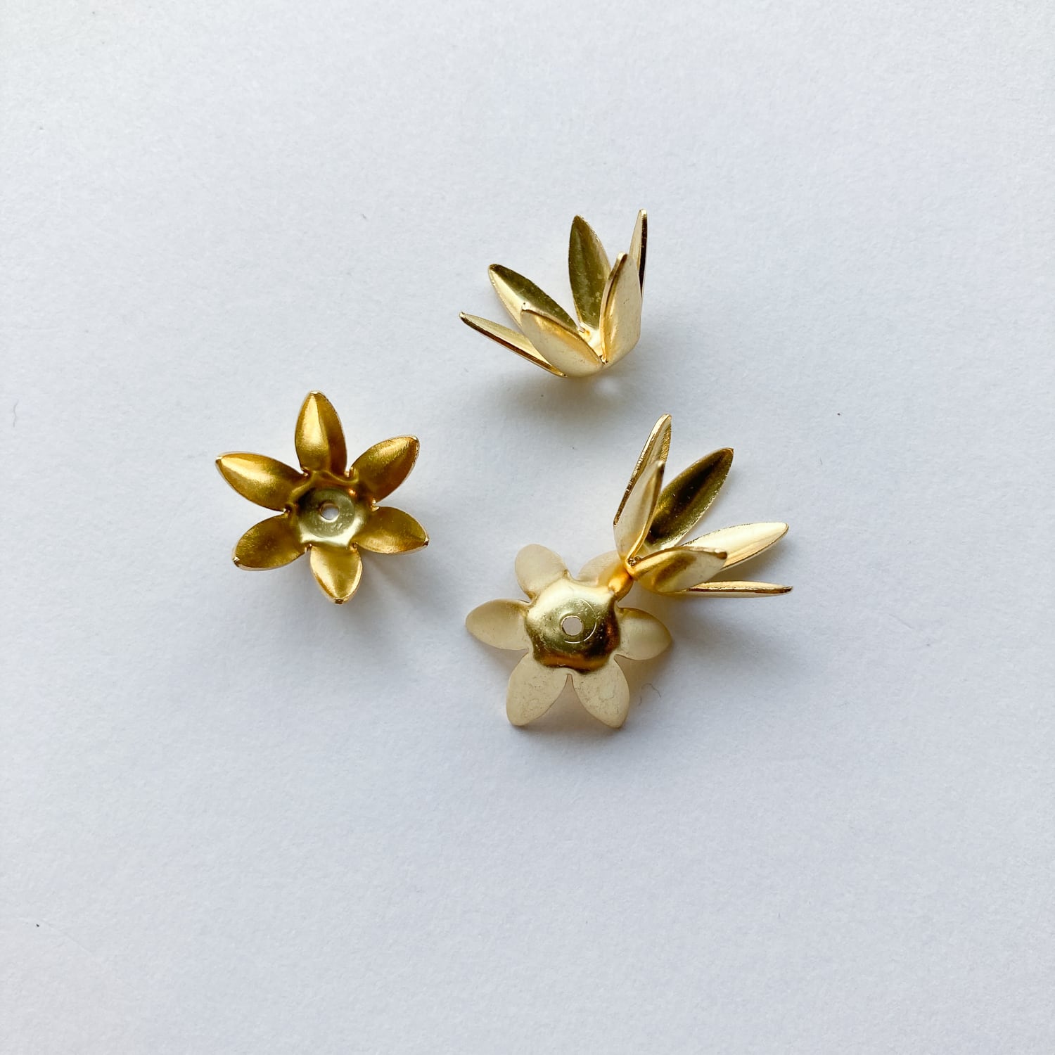 最終入荷〉USA真鍮 シンプルなつめ花びらタッセルキャップパック（4p