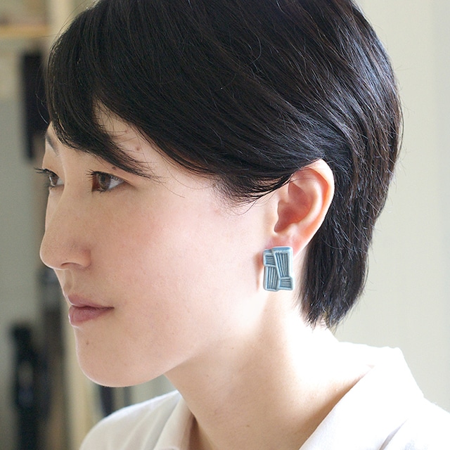 ひらたい ピアス/イヤリング