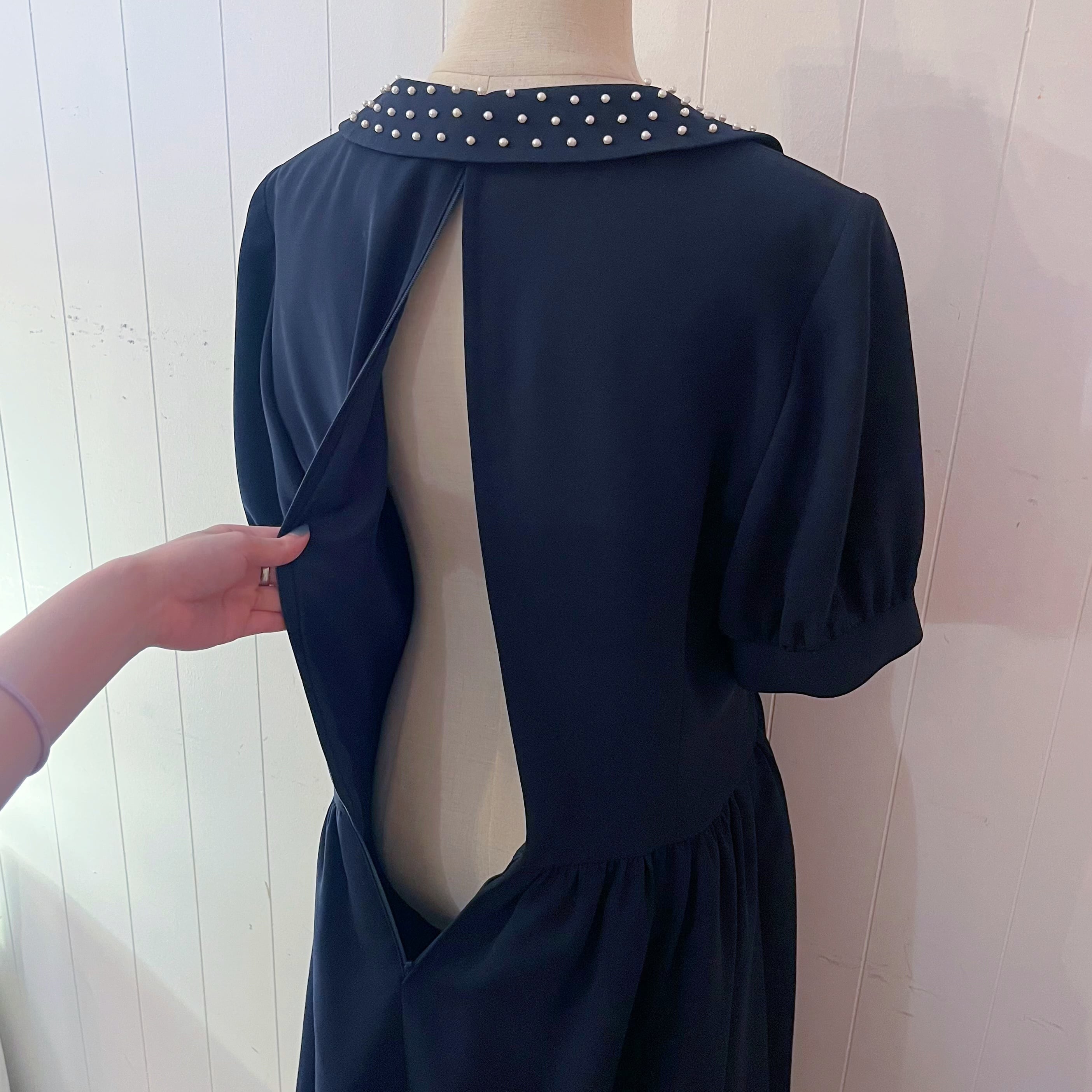 pearl big button gather one-piece