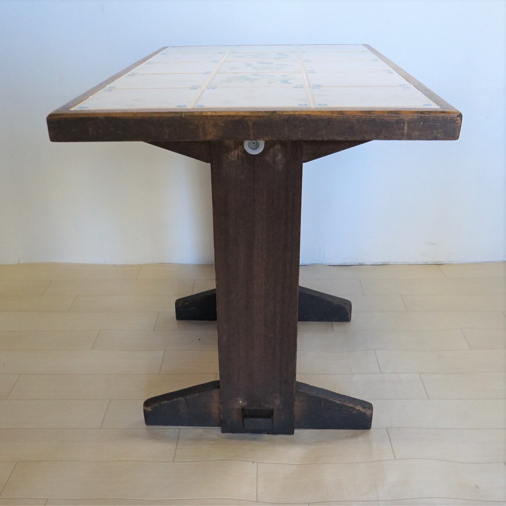 ふるはうす タイルテーブル（中）1 | 純喫茶家具の村田商會