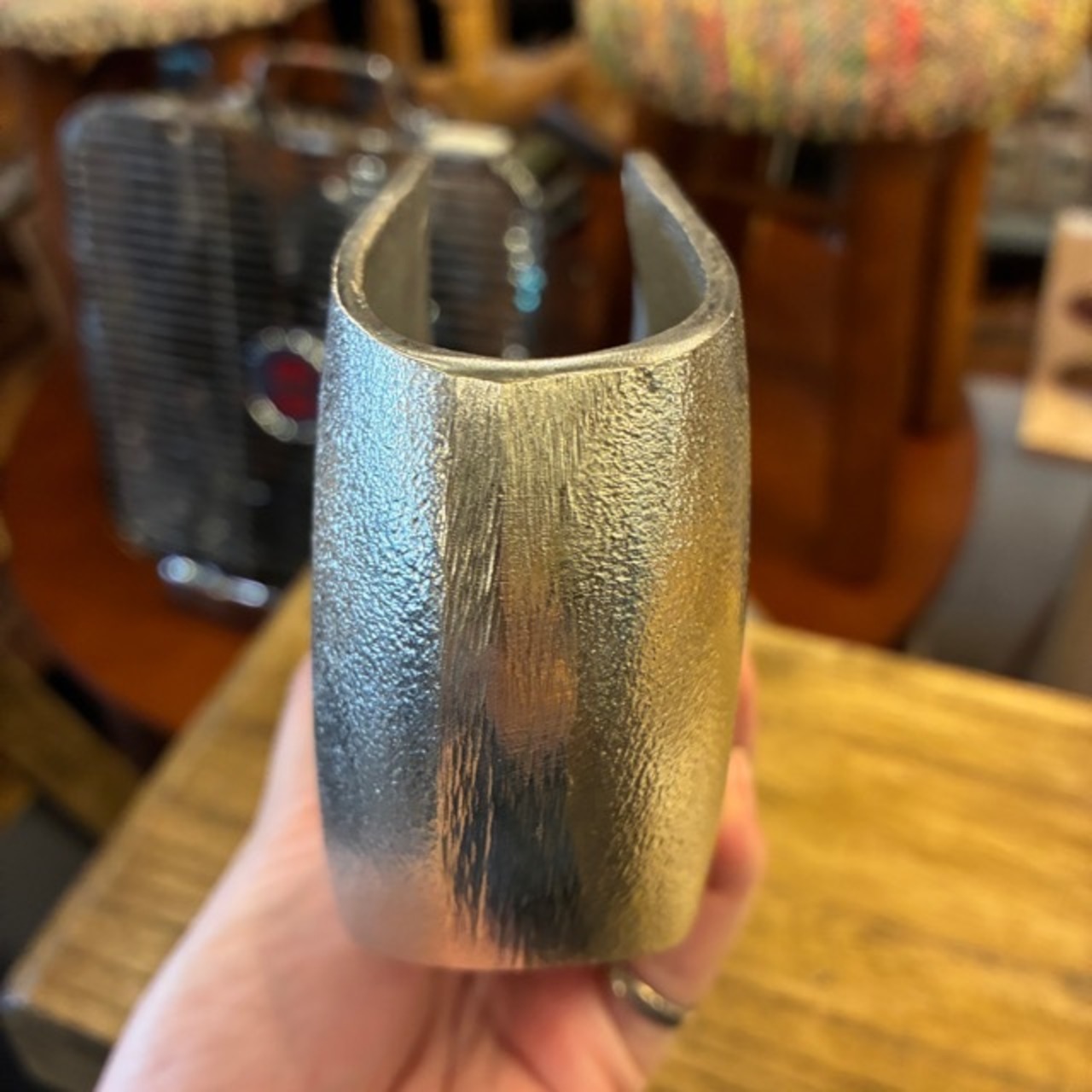 India Coil holder Santolina / インド コイルホルダー サントリナ 蚊取り線香立て アルミ製 シルバー シンプル 上品 虫除けグッズ リビング雑貨 蚊よけグッズ フラワーベース 置物 インテリア雑貨 ハンドメイド 手作り 一点もの ギフト プレゼント お祝い
