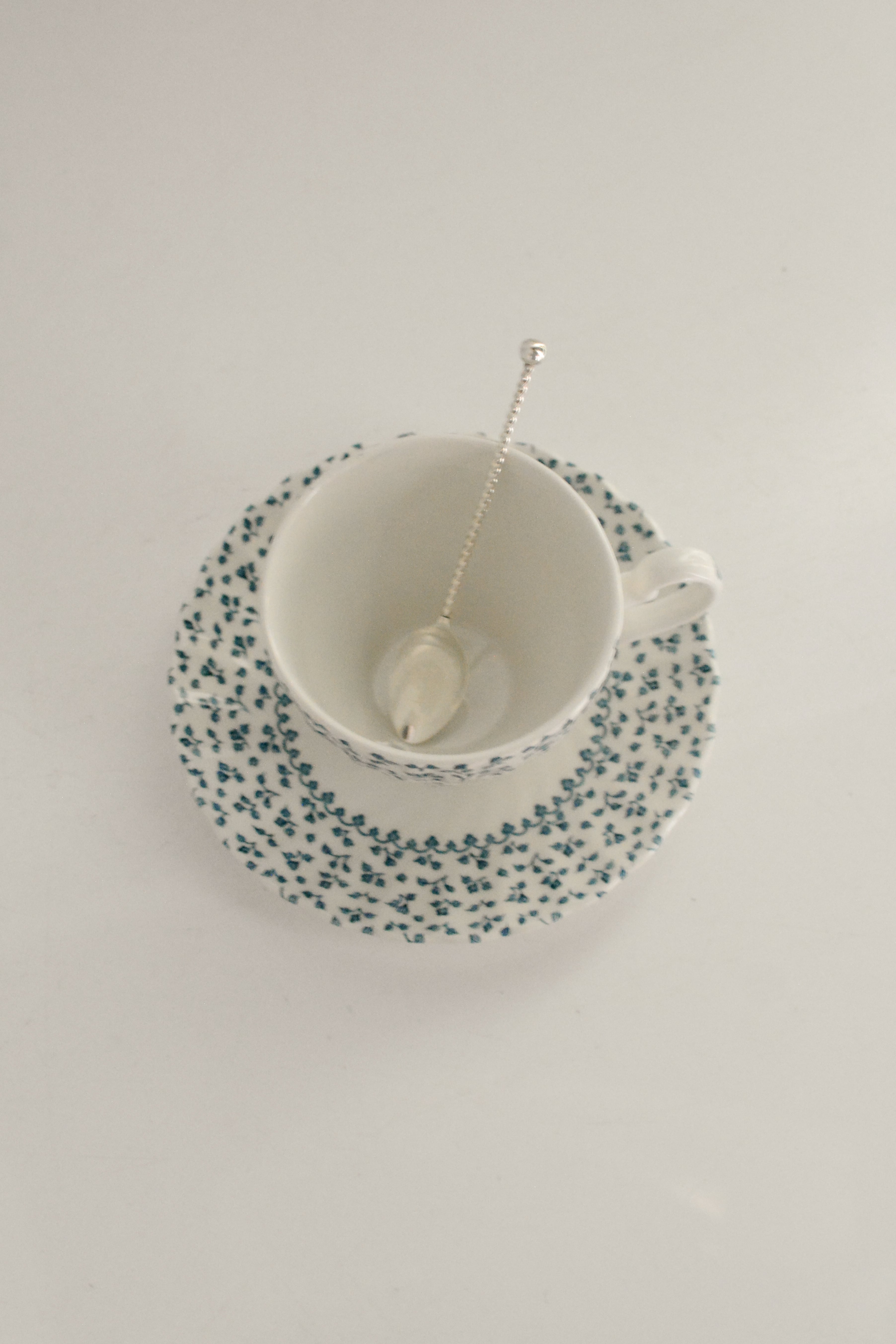 Ⅱvintage cup & saucer Royal Victoria