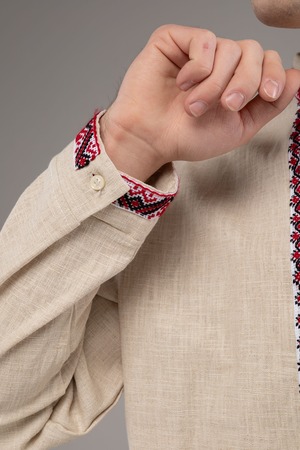 ウクライナ刺繍ヴィシヴァンカ　クロスステッチ手刺繍　XLサイズ　メンズ