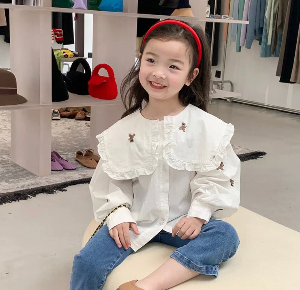 ビックカラーベアブラウス………シャツ　刺繍　キッズフォト　韓国子供服　海外子供服　ホワイト
