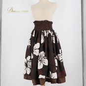 フラダンス 衣装 パウスカート ブラウン系 ハイビスカス柄 ハワイアンプリント アロハ レッスン 練習 フラ ダンス ダブル スカート かわいい おしゃれ 上品 大人っぽい ふんわり ブラック系 ホワイト系 茶 黒 白 フラダンススカート Hawaiian Skirt レディース レディースファッション お洒落 鮮やか お祭り リゾート