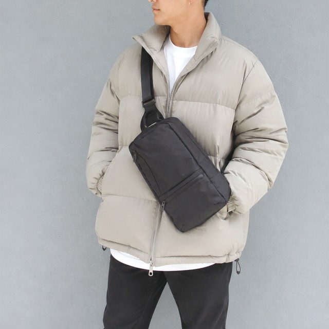 "HAYWARD" 　BASIC SQUARE SLING BAG　MAT RIPSTOP MODEL
