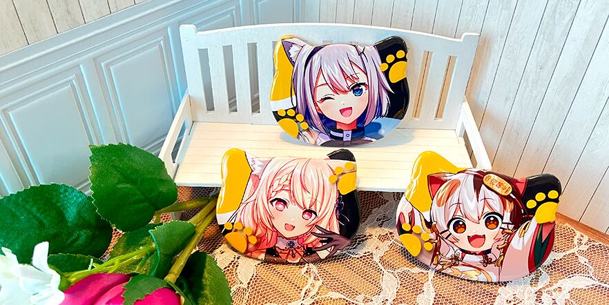 ＊・大きめminaネコさん＊・  まみ様専用 猫カフェMAOMAOコラボ ねこのよりみち ランダムネコ型缶バッジ 2個