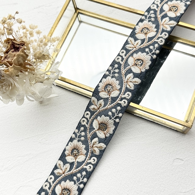 1ロール　ソフィアスリム　[ネイビー]インド刺繍リボン　2261-1R