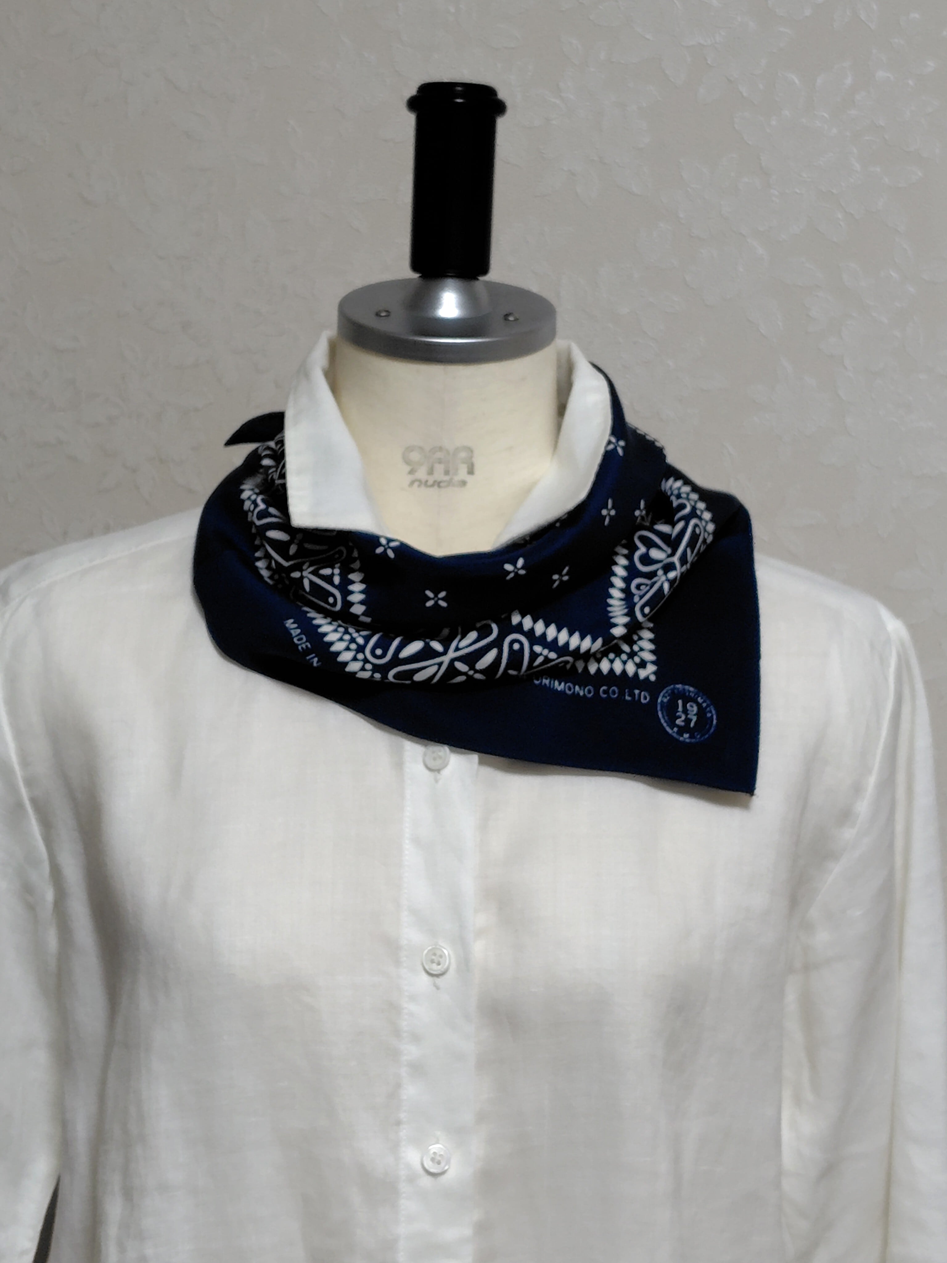 Snoop/ 洗えるシルクスカーフ/ 浜ちりめんシルク【Navy-クロス柄 53×53