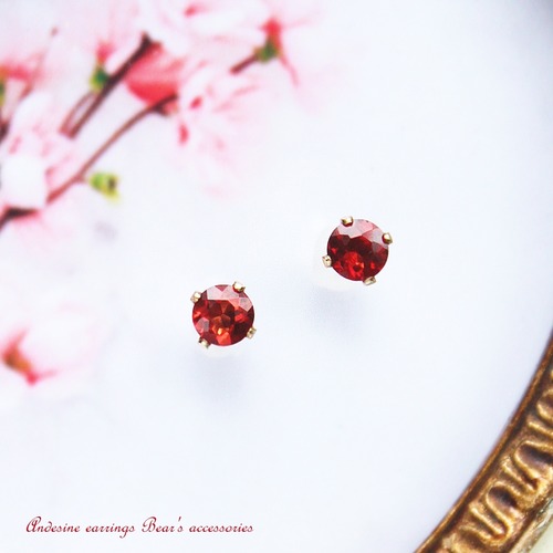 希少石！チベット産アンデシンのひと粒ピアス｜4mm｜選べるピアス金具 アレルギー対応