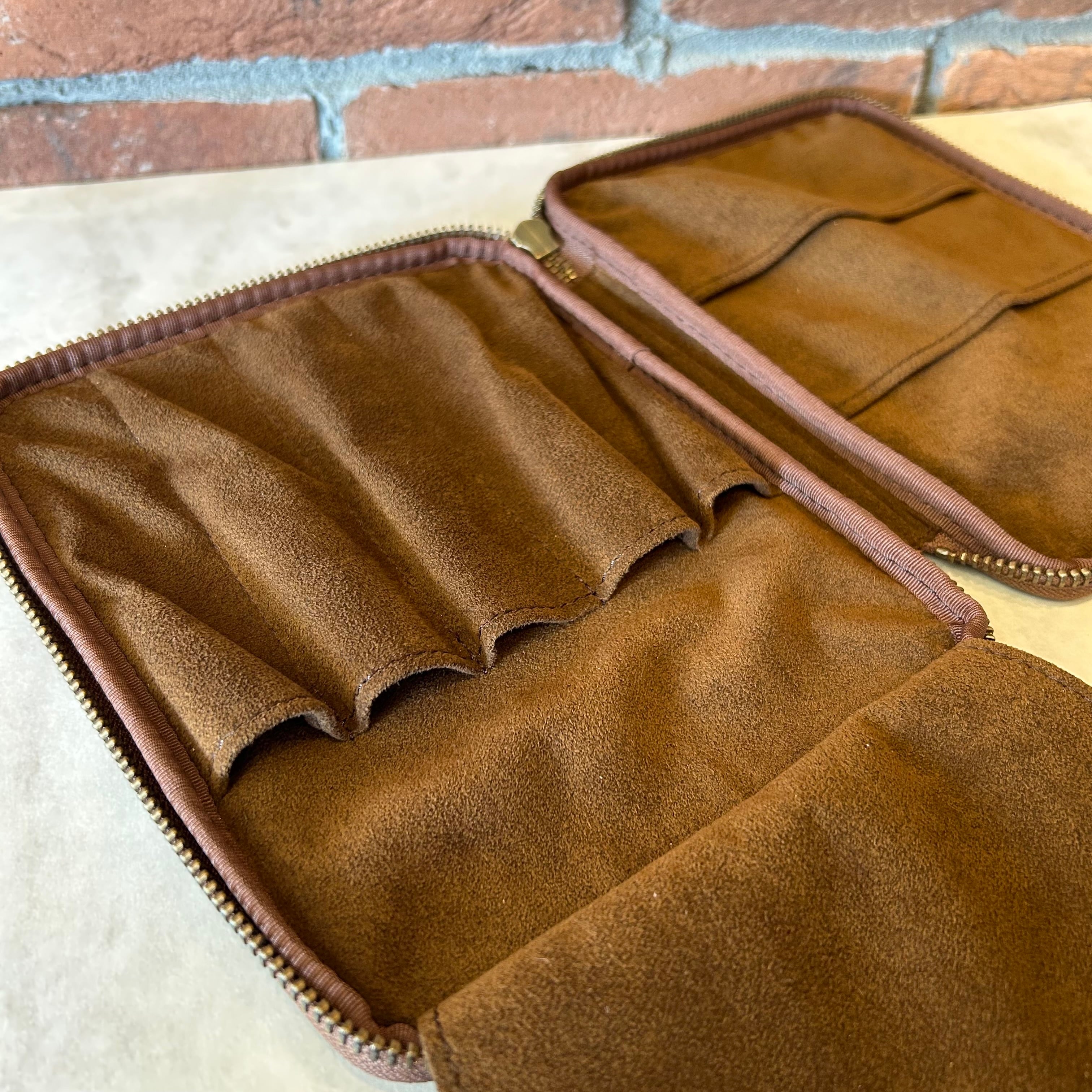 ＆Liebe「開くたび、ときめく 文具ポーチ（栃木レザー）」／5本差し